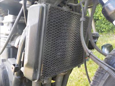 KAWASAKI GPX 500-AS MKP.-RÓL :76000 KM-T HASZNÁLT GYÁRI HIBÁTLAN VÍZHŰTŐ