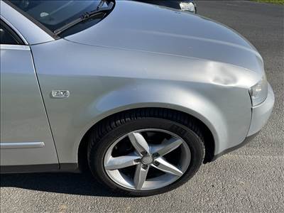 Audi A4 (B6) Jobb első sárvédő LY7W