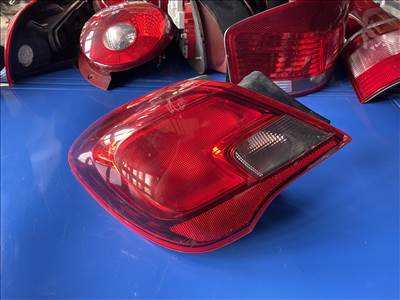 Opel Corsa E Bal hátsó lámpa 3 ajtós 39012627