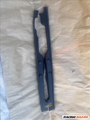 Audi A4 (B9 - 8W) motortér takaró műanyag 8w0820581 8w0820582