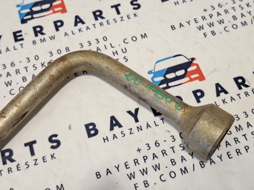 BMW E21 E30 E36 E46 E90 E28 E34 E39 E60 E32 E38 kerékkulcs kerék kulcs - rozsdás 3. kép
