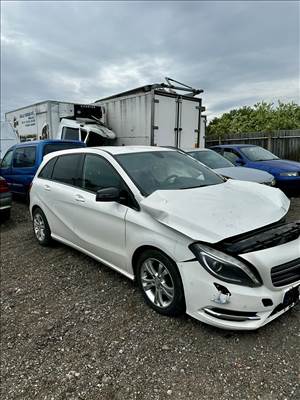 Mercedes B 180 (W246) bontásra egyben eladó