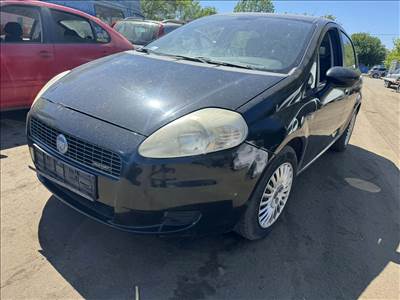 Fiat Punto II 1.3 -199A2-  bontott alkatrészei