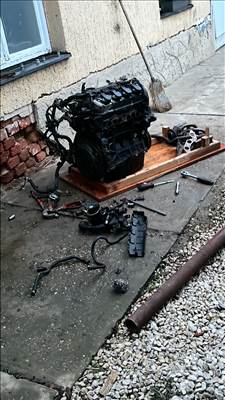 Honda Civic VII 1,6-os hibás motor, hengerfejjel