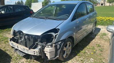 Toyota Corolla Verso (AR10) bontott alkatrészei