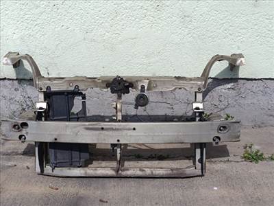 Toyota Yaris Verso homlokfal 