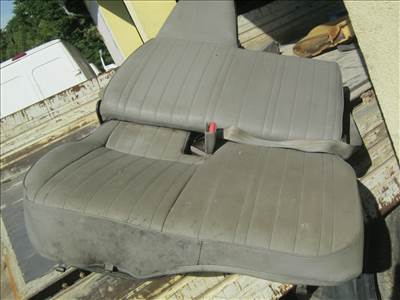Mazda E 2200 dupla ülés 