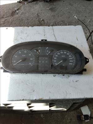 Renault Scénic I kilométeróra  8200071820