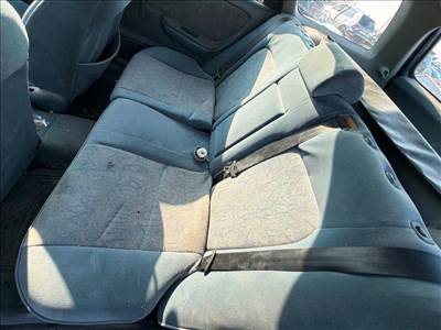 Toyota Avensis (T220) Hátsó középső Fejtámla *157069*