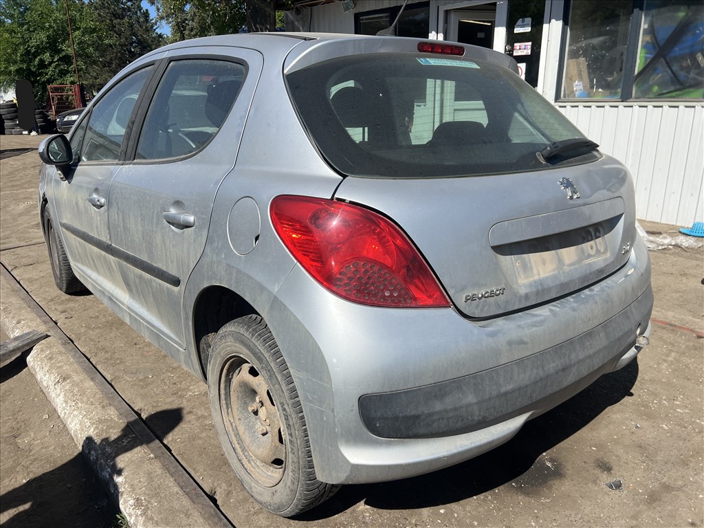 Peugeot 207 1.4i bontott alkatrészei 2. kép