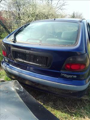 Renault mégane 1 csomagtér ajtó 