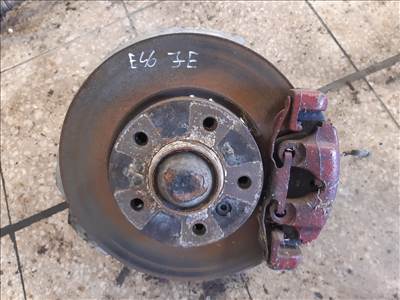 BMW E46 318I Jobb Első Csonkállvány Kerékaggyal + Féknyereg