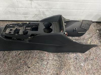 Audi A3 (8V) Könyöklő 6065 8v1864261c