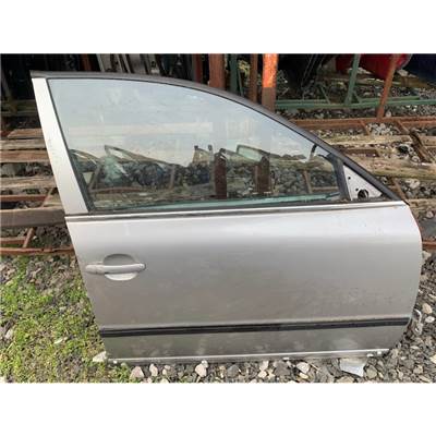 Skoda Super B jobb első ajtó