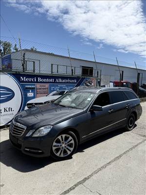 Mercedes E 220 CDi (W212) bontott alkatrészei
