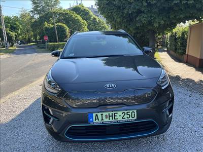 KIA Niro e-Niro 64KWh Platinum garantált km-rel eladó