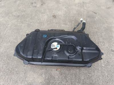 Toyota Yaris (XP10) tank 