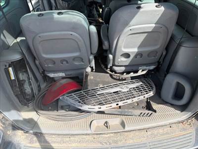 Chrysler Voyager (4th gen) Harmadik sor Jobb Ülés *164528*