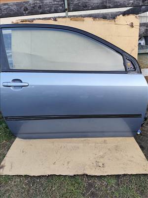 Toyota Corolla 2.0 D4D jobb első ajtó.