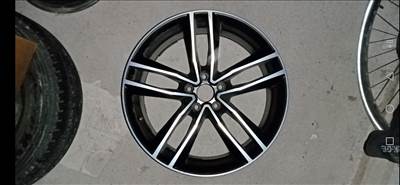  5x112 lyuk 8,5 /19 újszerű alufelni garn. Pécsett eladó. Vw/Audi /Skoda/Mercedes/BMW/Seat