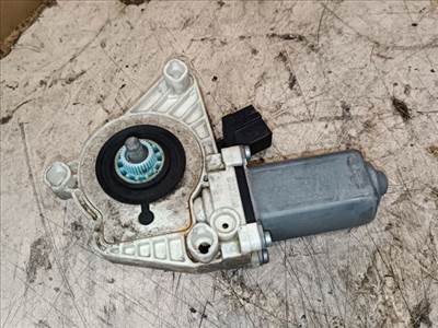 Mercedes B-osztály W245 Jobb első Ablakemelő Motor *153180* 0536010601
