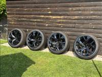 AUDI 23” OEM RSQ8 szett, Új PIRELLI gumikkal