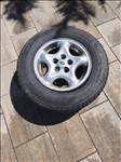  Land Rover Discovery 2 16" gyári alufelni, 5Jx16x57 AH2, rajta 255/65 használt Michelin nyári gumi 