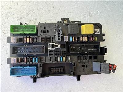 opel astra h 2004-2010 biztosítéktábla csomagtér   13206759