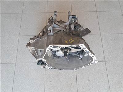 Mazda 3 (BM) 2.2 SKYACTIV váltó D6040