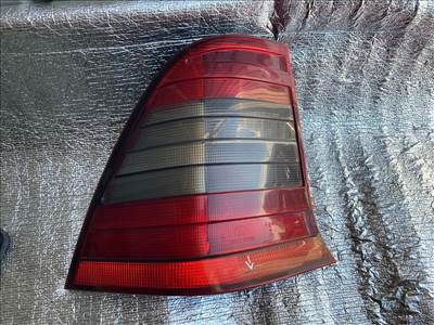 Mercedes C-osztály W202 bal hátsó lámpa  14653100