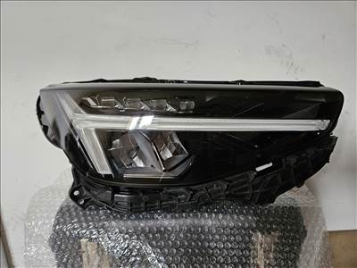 Volvo XC40 Jobb Első led fényszóró.  32404666