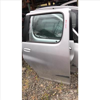 Toyota Yaris Verso jobb hátsó ajtó