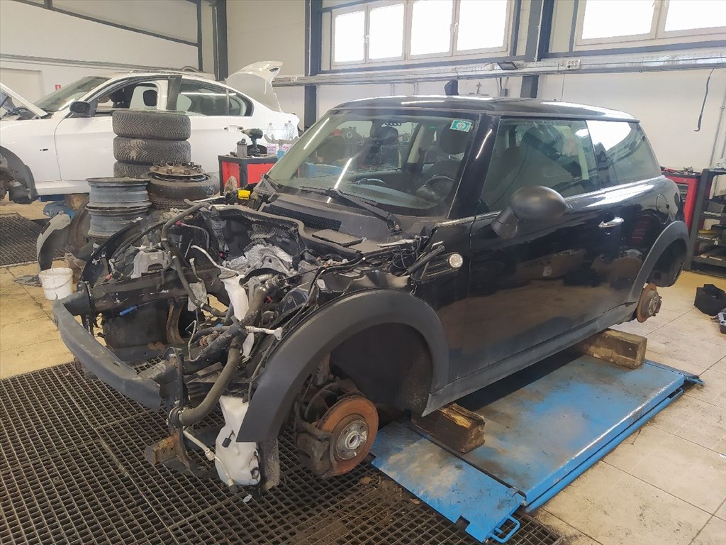 MINI MINI (R56) One D - Bontódik! 2. kép