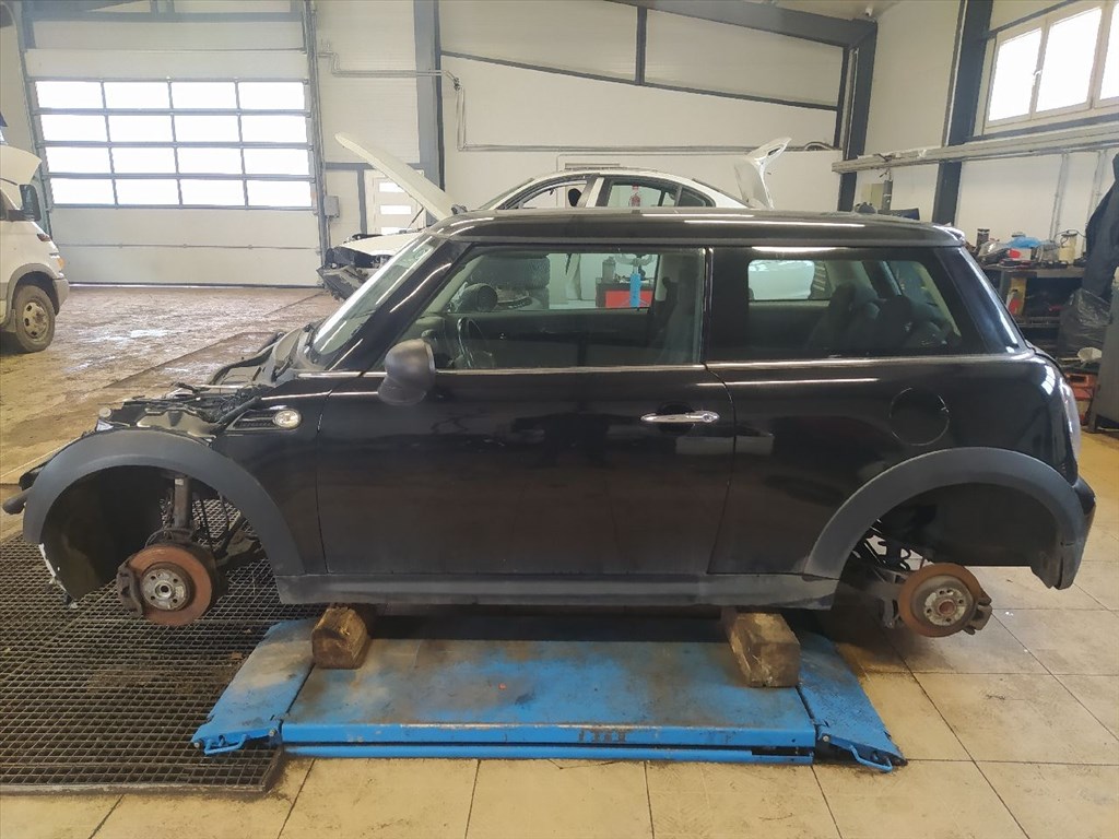 MINI MINI (R56) One D - Bontódik! 3. kép