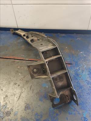 Volkswagen Bora 98-05 Jobb Hátsó Lökhárító Tartó