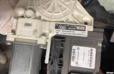 Audi A3 (8P) AUDI A3 8P 2003-2013 Bal hátsó ajtó ablakemelő 