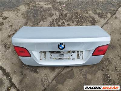 BMW E92 csomagtérajtók. Angol lámpa van benne