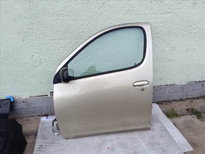 Toyota Yaris Verso Bal első Ajtó