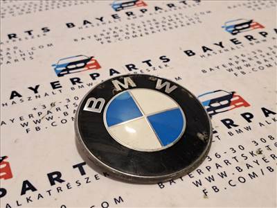 Bmw E46 E90 F30 stb. 74mm bontott hátsó embléma - kopott