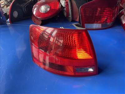 Audi A4 (B7) kombi Bal hátsó lámpa 8E9945095E
