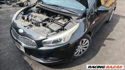 Kia Cee'd (JD) bontott alkatrészei
