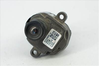  BMW 3er F30-F31-F34-F80 M3 GT/LCI, 4er F32-F33-F36-F82-F83 M4 Gran Coupé/LCI, 5er F07-F10-F11 GT/LCI, 6er F06-F12-F13 Gran Coupé/LCI, 7er F01-F02-F03-F04 Hybrid LCI, X3 F25, X5 E70 LCI, X6 E71-E72 sárvédőbe építhető kamera