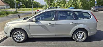 Ford Focus Mk2 2009 facelift kombi bontott alkatrészei Moondust silver színben