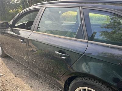 Audi A4 (B8 - 8K) Bal hátsó ajtó LZ9Y