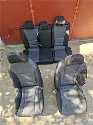 Hyundai i30 kombi ülésszett kárpitokkal 