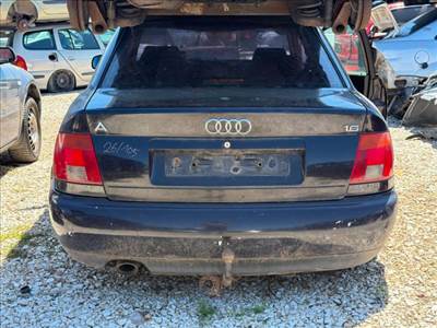 Audi A4 (B5 - 8D) Csomagtérajtó (Részeivel) *166231*