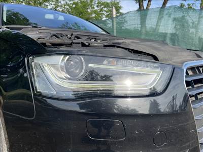 Audi A4 (B8 - 8K) Jobb első lámpa 