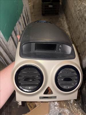Opel Corsa D levegőbeömlő légbefúvó bézs panel  5559382717