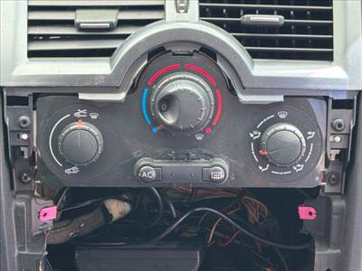 Renault Mégane II Fűtéskapcsoló (manuális klímás) *164385*