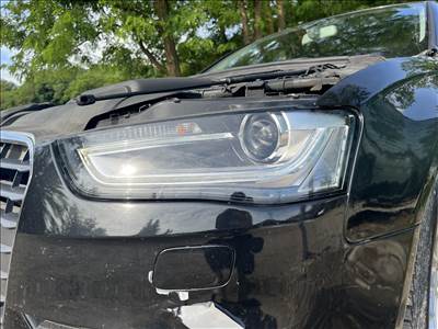 Audi A4 (B8 - 8K) Bal első lámpa 